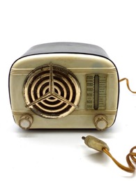 Pequeña Radio Universal Baquelita Años 50