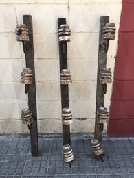 Postes de luz atrezzados