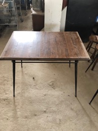Mesas de bar sobre rectangular madera