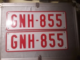 Juego de dos placas matrículas belgas GNH-855