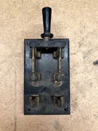 Interruptor conmutador bifásico de palanca GAVE 60 AMP