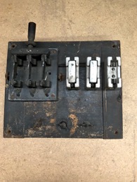 Cuadro eléctrico con portafusibles y interruptor de palanca