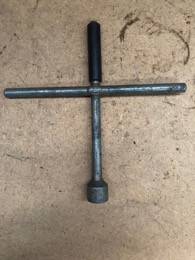 Llave de cruceta ruedas