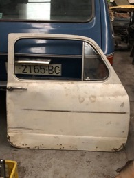 Puerta lateral derecha seat 600E