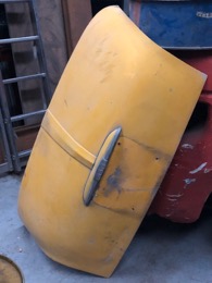 Capó trasero SEAT 1500 amarillo