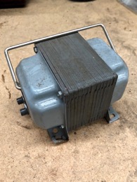 Transformador monofásico Polylux 500 W220/125v