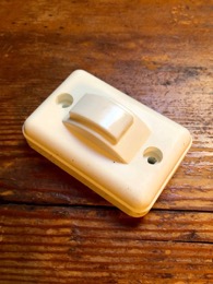Interruptor de superfície placa plana BJC Blanco 3A-220v