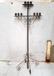 Candelabro de pie, iglesia