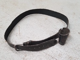 Cinturón con tahalí porta porra cuero negro