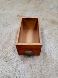 Cajon cabinete archivo de madera con tirador metálico