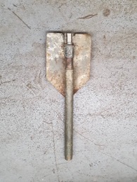 Pala plegable de trinchera robinada | 14 x 3 x h  63 cm