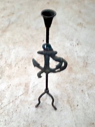 Candelabro | Portavela de sobremesa en forja modelo Ancla