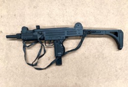 Subfusil juguete S.M.G. UZI 9 mm