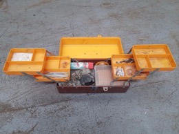 Caja de pesca con atrezzo