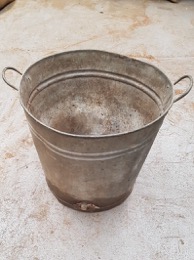 Barreño alto de zinc con desague | ⦵ 50 cm