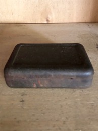 Caja metálica robinada