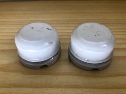 Fusibles redondos de porcelana con base y tapa | PME