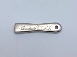 Abridor metálico de Cervezas DAMM