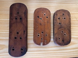 Bases de madera aislantes para interruptores de superficie