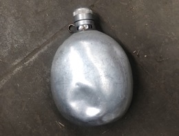 Cantimplora abollada aluminio