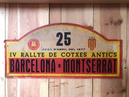 Distintivo Rallye Barcelona Montserrat _ IV Rallye de Cotxes Antics_ Antic Car Club de Catalunya Abril 1977