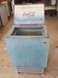 Nevera antigua Beba Coca_Cola Pintada en azul | Años 60