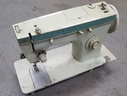 Máquina de coser SINGER 258