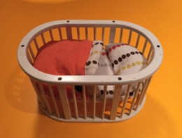 Mini cuna LA NINA para muñeca ANITA