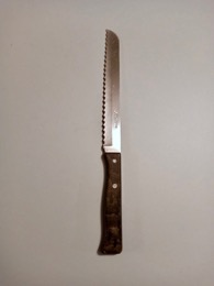Cuchillo de pan ARCOS h/ Inox empuñadura  | 28 cm
