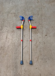Muletas infantiles multicolor