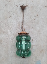 Lámpara colgante exterior con globo forjado y vidrio verde