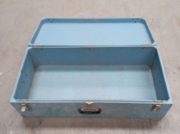 Caja | Maleta abaulada con asas | 95 x 45 x h 27