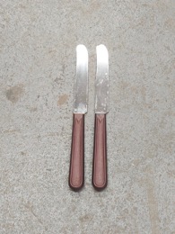 Cuchillos de mesa | H/Inox | Mango resina marrón