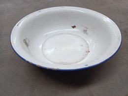 Palangana esmaltada ribete azul |  ⦵ 38 x h 11 cm