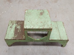 Peldaño madera escalonado tipo podio | 97 x 35 x h 50 cm | Verde