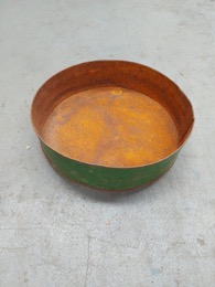Retal de bidón a modo de barreño | ⦵ 52 x 13 cm.