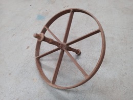 Rueda radiada maciza en hierro forjado | 45 x 35 cm