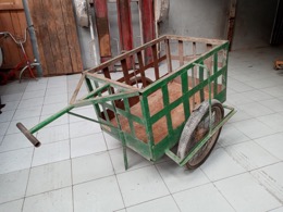 Carro-Carretilla manual 2 ruedas caja calada hierro | Verde