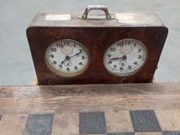 Reloj ajedrez doble esfera | 30 x 16 x h 7 cm