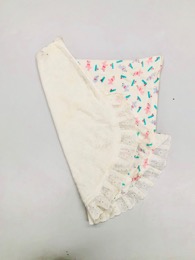 Arrullo bebé estampado_blanco con puntilla | Años 60-70