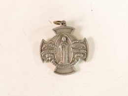 Medalla cruciforme Junta Diocesana de Peregrinaciones de Barcelona

