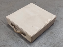 Estuche_Maletín máquina escribir portátil OLIVETTI_LETTERA 25 | blanco