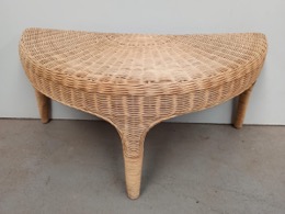 Mesa mimbre semi-ciruclar baja | 100 x 45 x h 47 cm