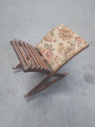 Taburete | Banqueta | Balancín reposapiés  32 x 51 x h 40 cm