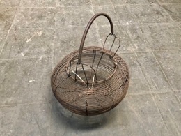 Cesta | Huevera de alambre y metal
