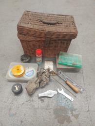 Maleta mimbre con accesorios pesca de mosca |  23 x 32 x h 20 cm