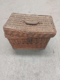 Maleta de mimbre modelo ferroviario | 34 x 22 x h 24 cm