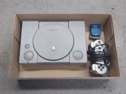 Consola de videojuegos PLAYSTATION | 26 x 18 x 6 cm