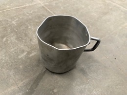 Vaso | Cacillo aluminio  abollado | ⦵ 9 x h 8,5 cm
