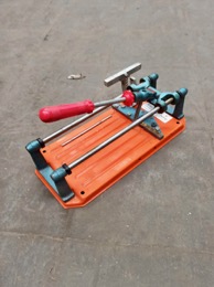 Cortador azulejos manual RUBÍ en caja | 39 x 21 x h 11 cm
